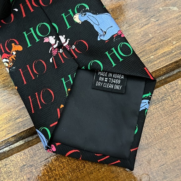 Vintage Pooh Bear Christmas Holiday Print Neck Tie- OS - Picture 4 of 4